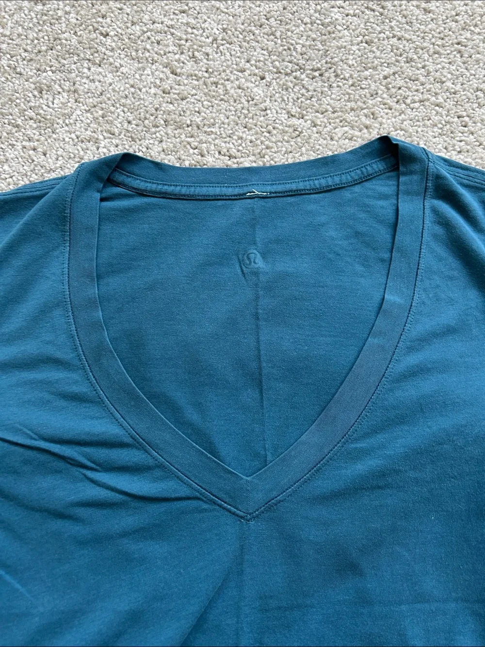 Lululemon Love V-Neck T-Shirt, Laguna Heather, Size 2. Excellent Condition.